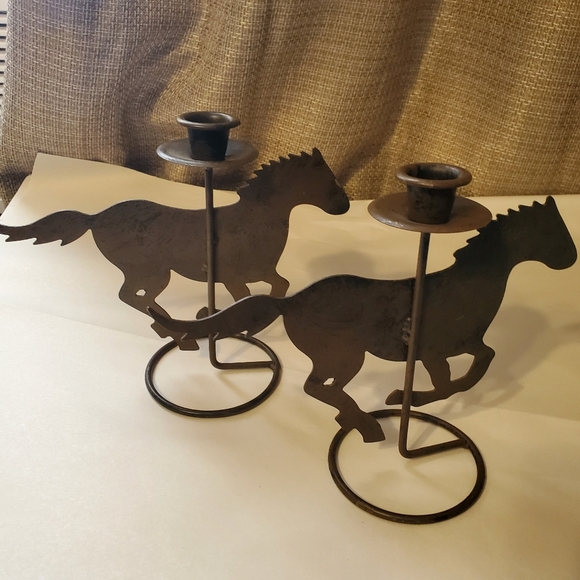 Rustic Brown Horse Candle Holders. Western . Horse Galloping. Set Of 2. Metal. - Picture 2 of 7